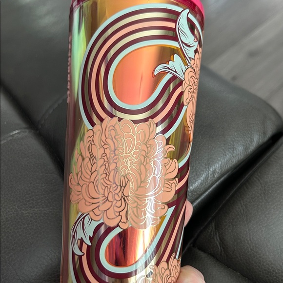 🪷NWT Groovy 24oz Starbucks Tumbler with silicone lid. - Picture 2 of 5